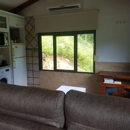 Pequena Cabana Rodeada De Verde Y Cerca De Todo Tatil Evi